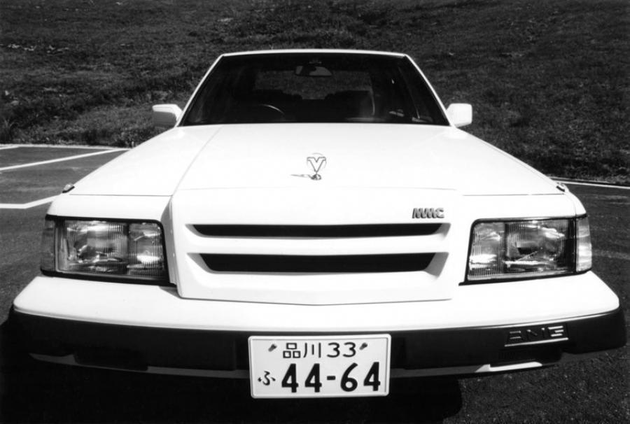  Mitsubishi Debonair V3000 Royal AMG 1986 года  (фото 3 из 9)